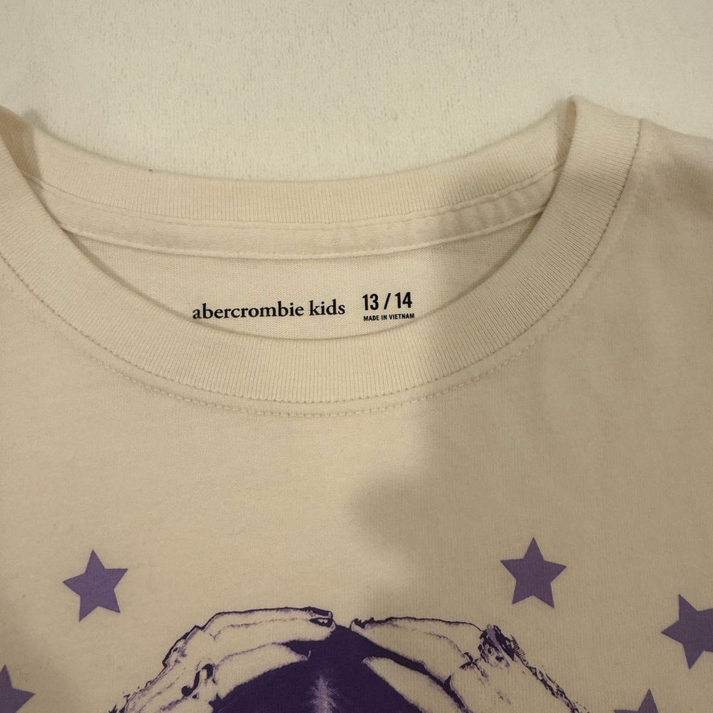Abercrombie Kids Off-White Tee with Purple Stars - Picture 2 of 3